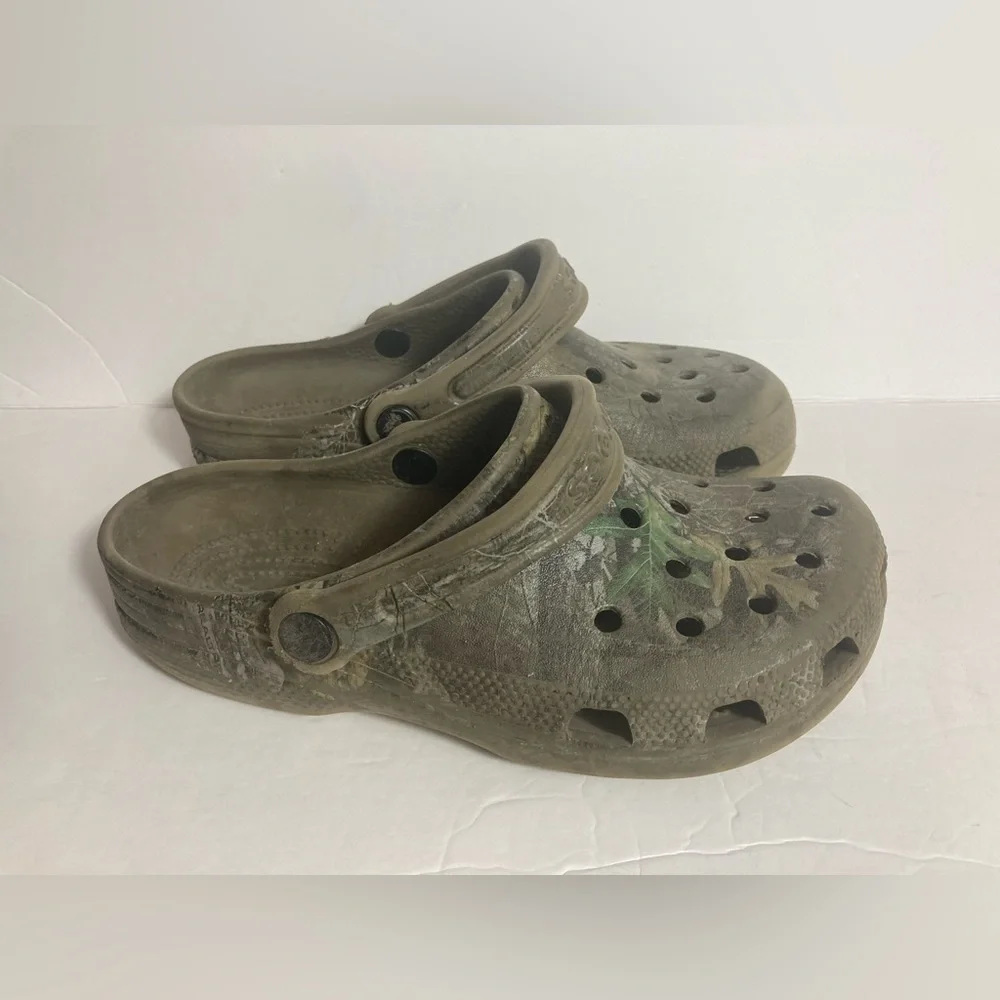 Crocs Camo real tree camouflage slides slip on sandals Junior 5 boys